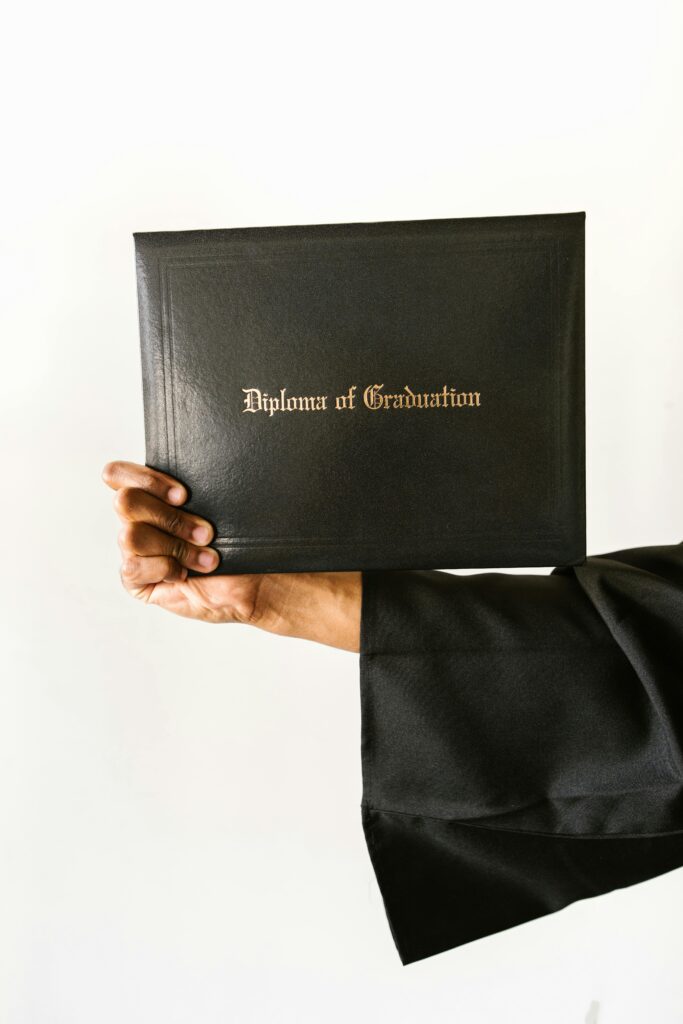 2026年海外学历认证全流程解析：留服认证与留信入库该如何选择？